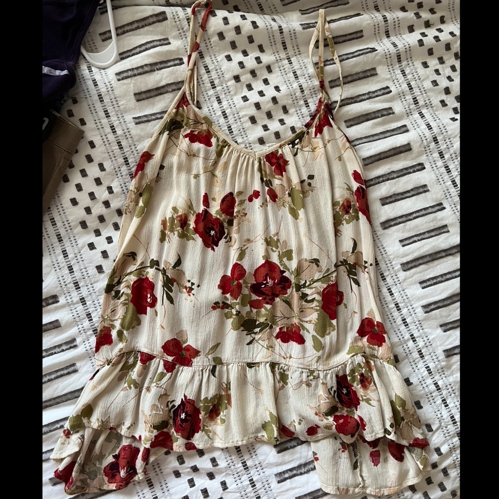 volcom floral and flowy tank.